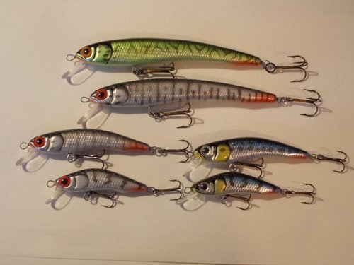 DSCN0572.JPG (64.19 КБ) 1202 просмотра Пвх, 120, 75, 60 мм, мелочь- слабо тонущие, остальные плавающие, все для заброса.