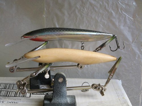 IMG_9946.JPG (89.45 КБ) 1635 просмотров Оригинал - пустотелый, клон - сплошной, абаши с легкой поверхностной пропиткой