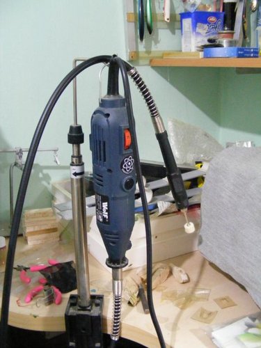 Изображение 246.jpg (56.78 КБ) 1506 просмотров Сама машинка со штативом