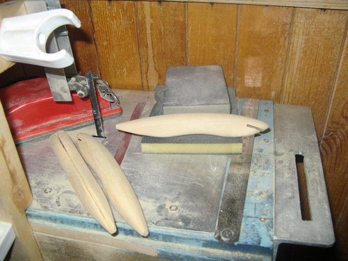 IMG_0013.JPG (107.11 КБ) 3363 просмотра Финишное ошкуривание. Ручками, ага...