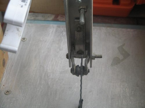 IMG_0078.JPG (58.36 КБ) 1063 просмотра ролик и его держатель - это более темный металл