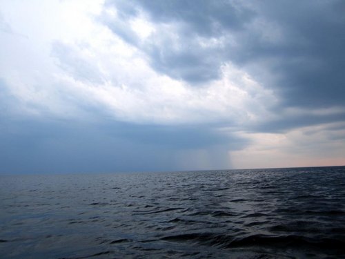 ФЗ12.jpg (57.19 КБ) 1394 просмотра Еле успел катапультироваться на берег! Налетел грозецц - мама не горюй...