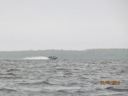 IMG_5757.JPG (56.81 КБ) 20107 просмотров рыбачки на пятисильном :) моторе спешат к заветной точке