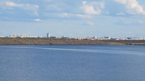 IMG_1841.JPG (95.86 КБ) 5443 просмотра Это мой родной город Солигорск. панорама с шламохранилищ 3-го рудоуправления. Шламохранилища это такие большие открытые резервуары с очень солёной водичкой, в которой даже микробы не живут.