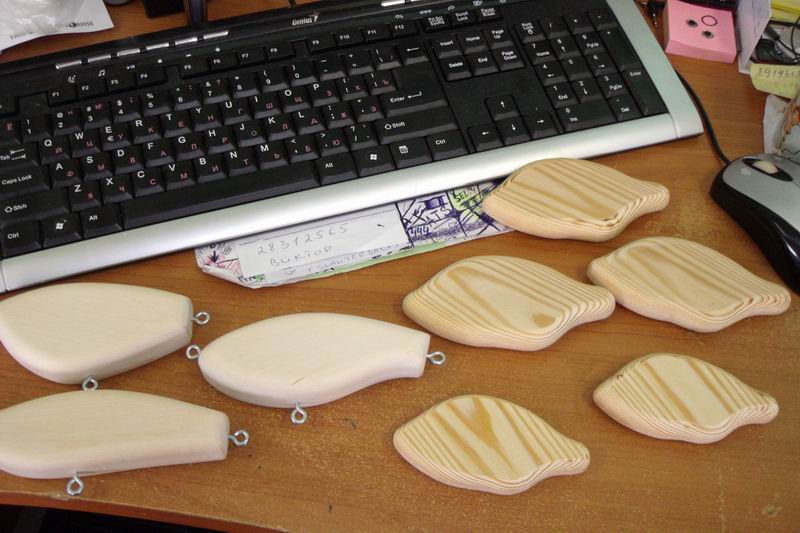 для заготовок с постояным радиусом вещ незаменимая,после фрезеровки доработка минимальная, а вот с переменым радиусом не очень, правда у нас не встречал в продаже а в России точно знаю что есть фрезы фасонные, в форме четверти элипса, с теми можно настроить так, что и дорабатывать не придётся.