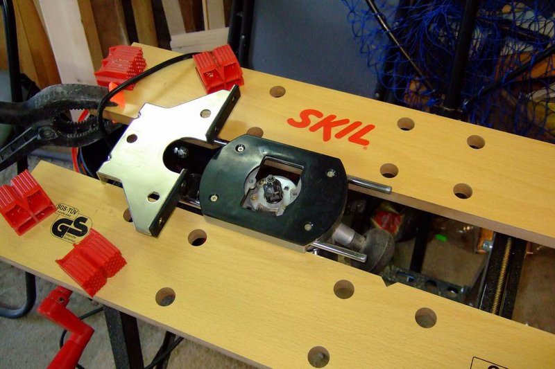 Resize of DSCF2126.JPG (108.28 КБ) 2785 просмотров Вот такой ручной фрезер сейчас их полно и стоят они недорого