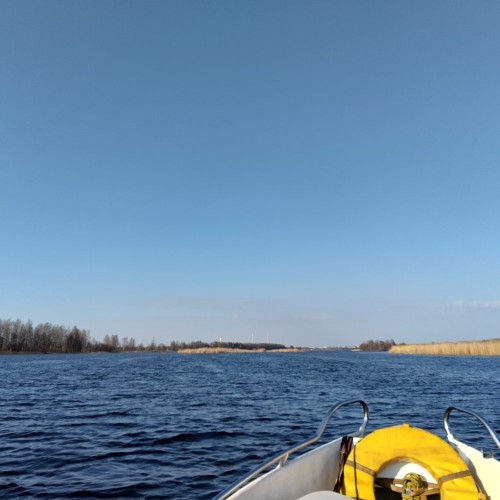 Льда уже и не видно