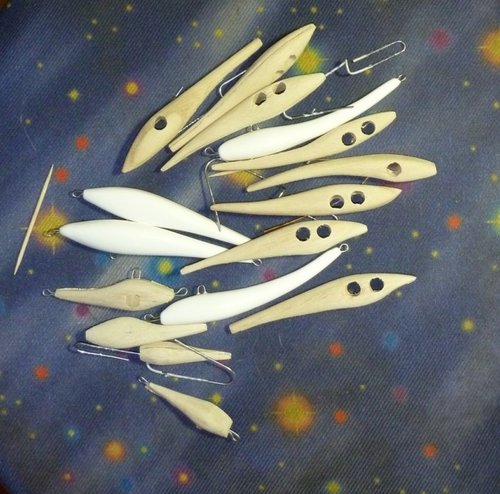 P1040411.JPG (252.65 КБ) 1327 просмотров Выяснил, что во всём процессе воблеростроения, больше всего тащусь, когда получается добиться хорошей игры... Вообщем в ванной!!!