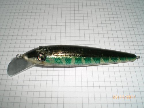 CIMG5277-m.JPG (106.57 КБ) 1392 просмотра бальса, груза - большая куча, 110мм.<br />был ранее с другой лопастью, но не клевал, может так пойдет?.