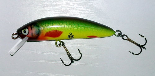 Фото0107.jpg (218.13 КБ) 1287 просмотров осина, петли вкручены и приклеены эпоксидным клеем, БЕЗ погремушки и камеры заброса, 6 см. Снимал телефоном, так что не в полном качестве получилось.